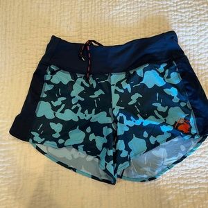 Run in Rabbit 4 in Dirt Pounders shorts